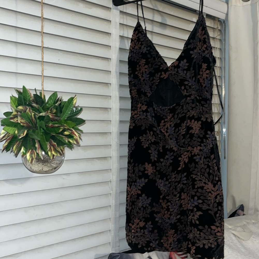 FOREVER 21 black velvet dress with floral pattern and front cutout detail